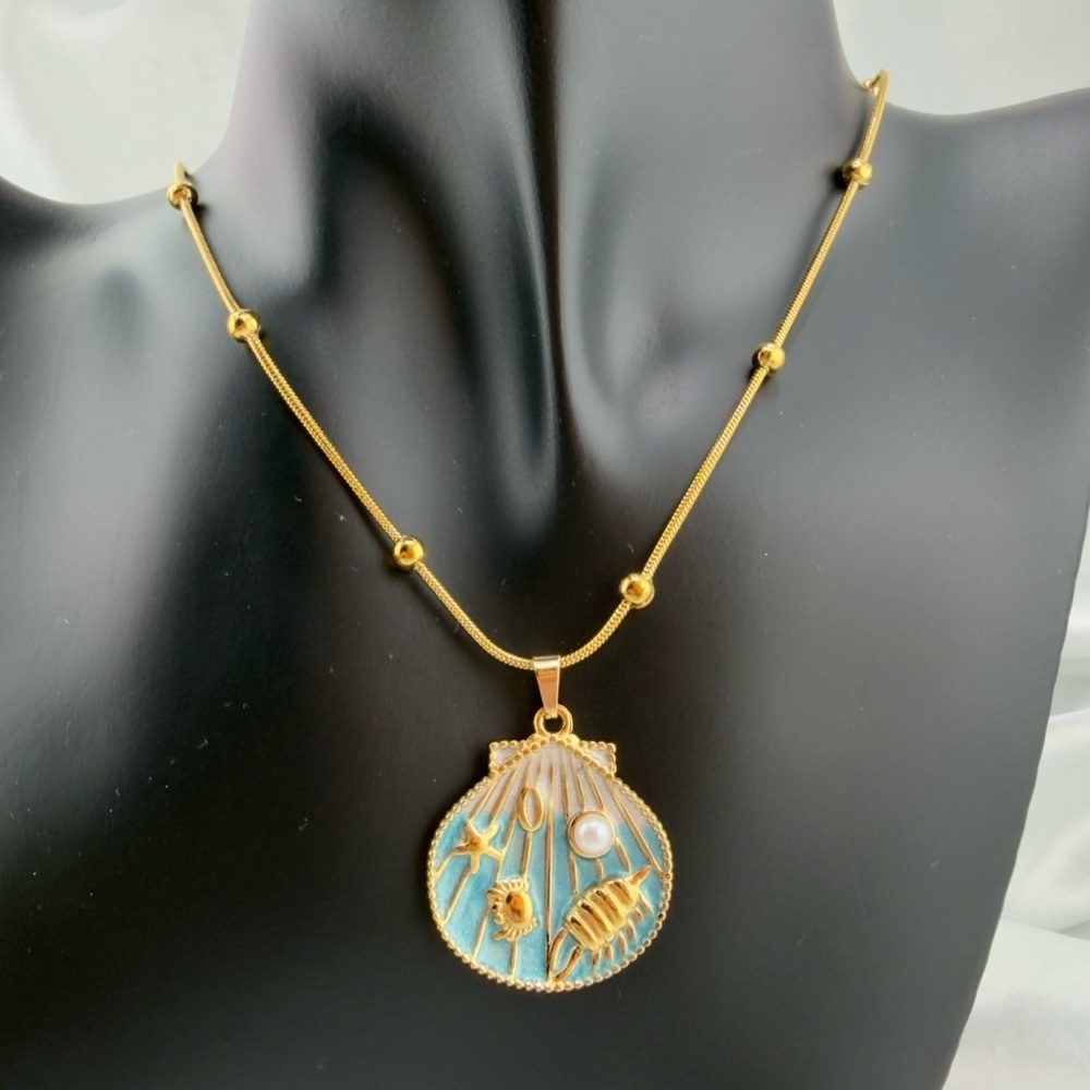 Gold and Blue Shell Pendant Necklace - Picture 4 of 9
